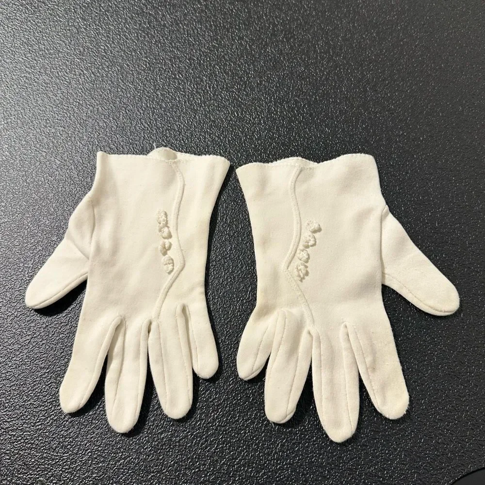 Vintage Elegant Cream Gloves with Embellishments